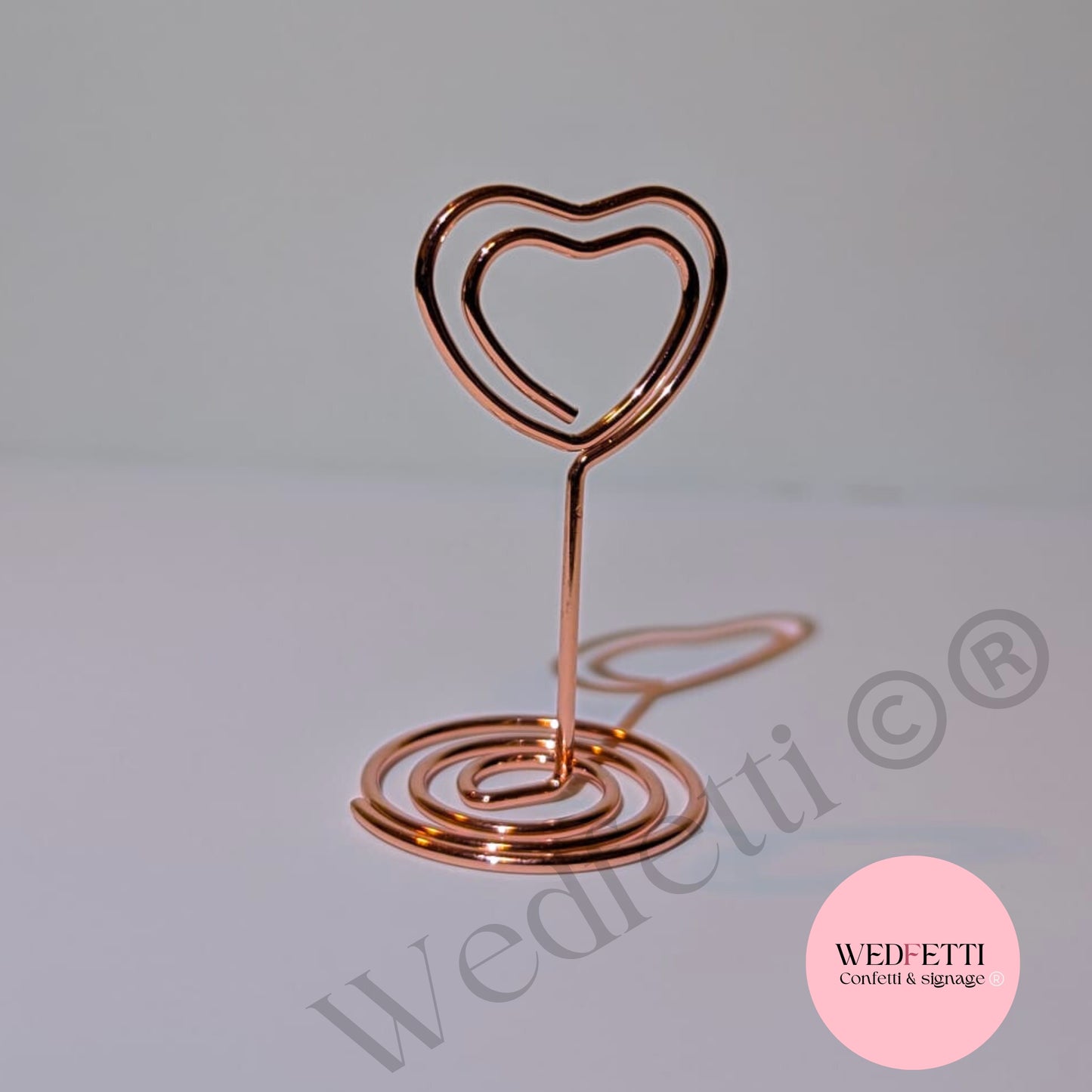 Rose gold heart sign stand