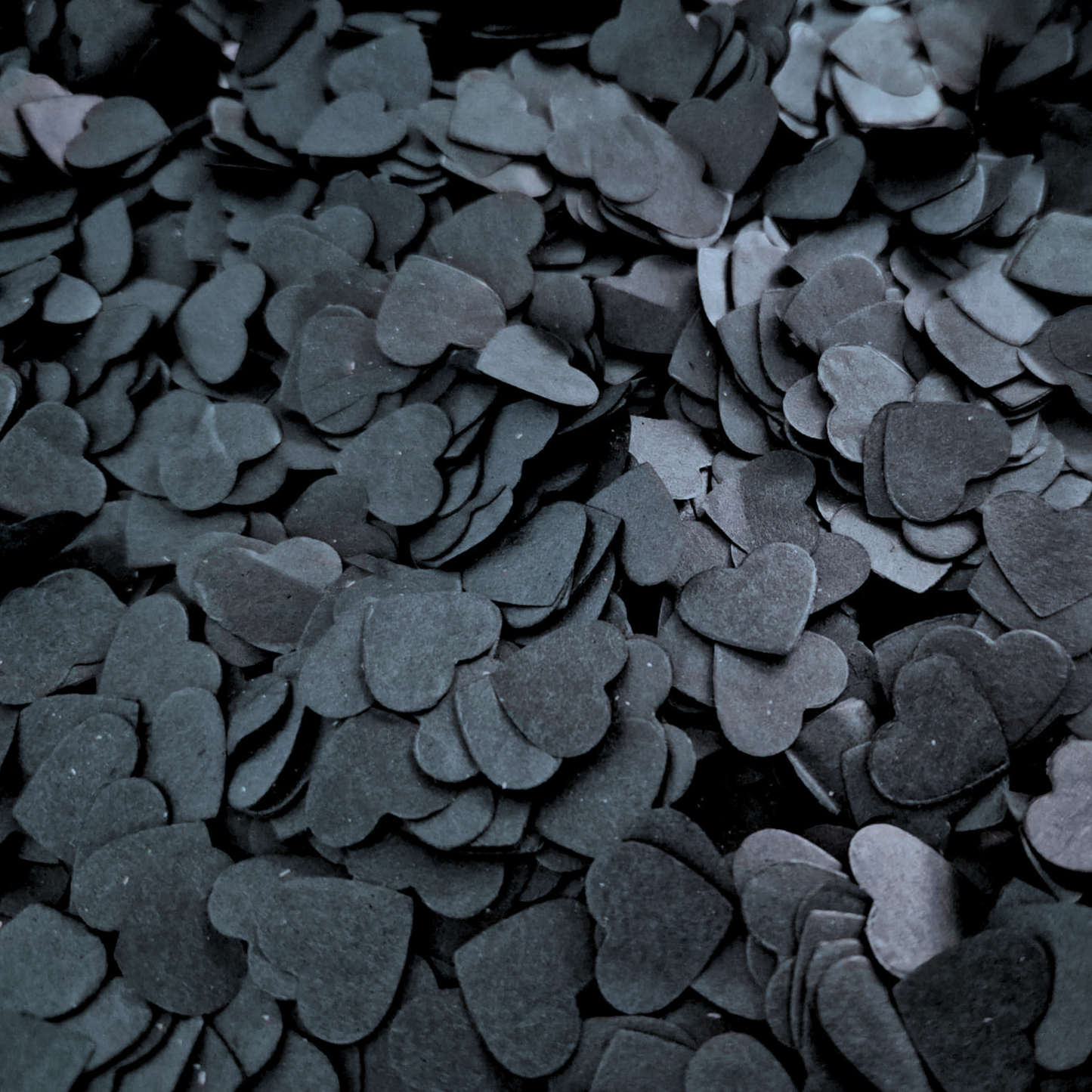 Paper Confetti hearts 1.5cm - Black